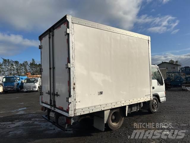 Isuzu NKR300s Otros