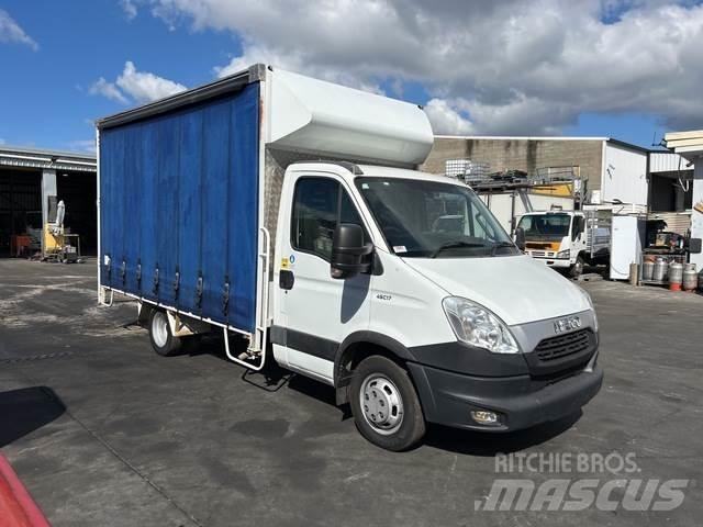 Iveco Daily Camiones de caja de lona