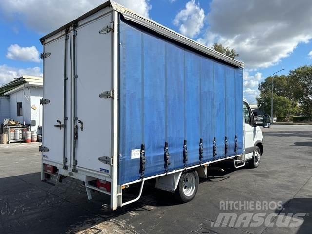 Iveco Daily Camiones de caja de lona