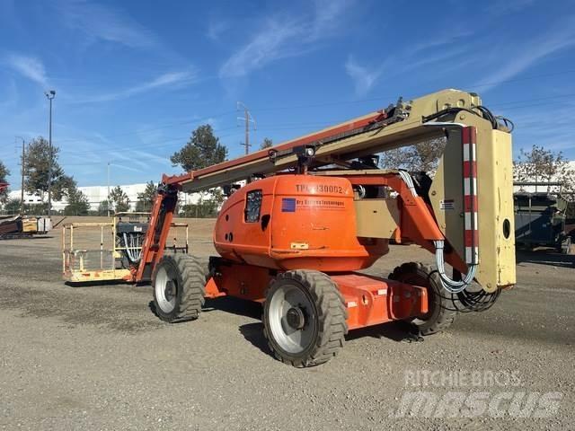 JLG 600AJ Plataformas con brazo de elevación manual