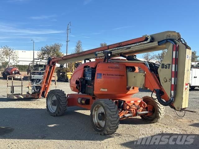 JLG 600AJ Plataformas con brazo de elevación manual