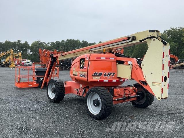 JLG 600AJ Plataformas con brazo de elevación manual