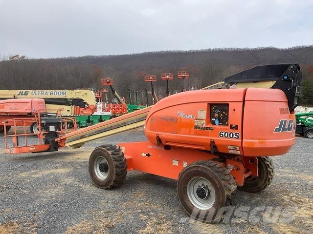 JLG 600S Plataformas con brazo de elevación telescópico