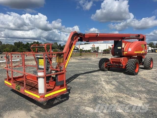 JLG 800 AJ Plataformas con brazo de elevación manual