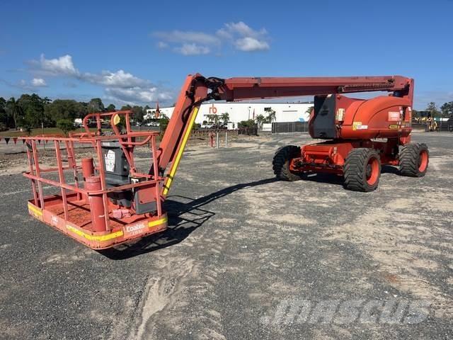 JLG 800 AJ Plataformas con brazo de elevación manual