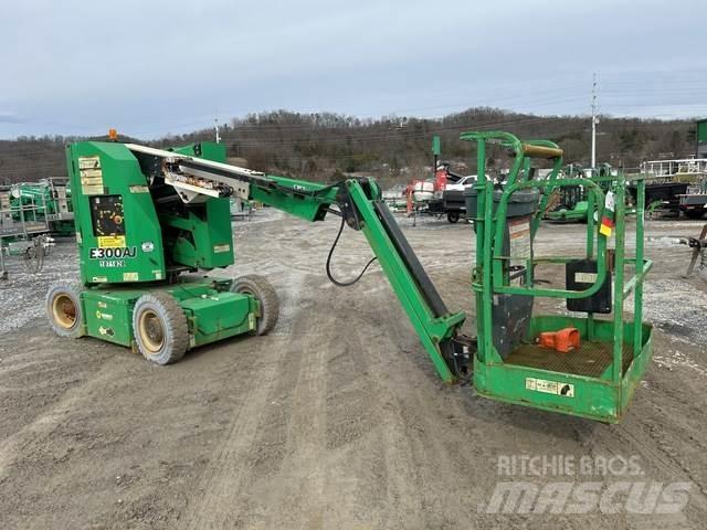 JLG E300AJ Plataformas con brazo de elevación manual