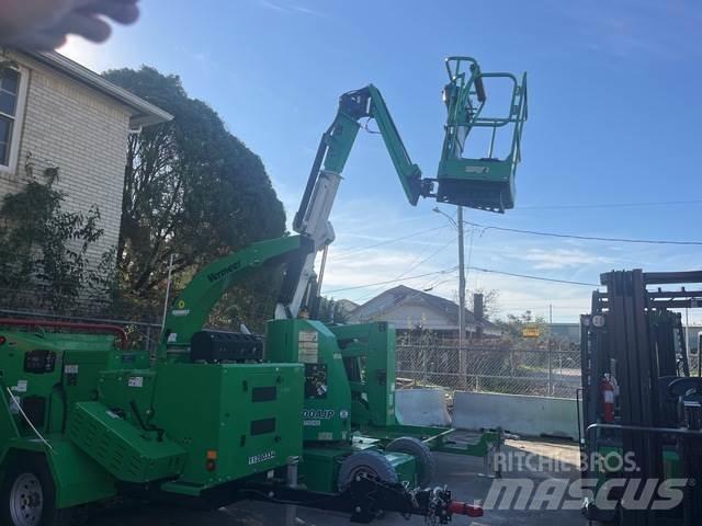 JLG E300AJP Plataformas con brazo de elevación manual