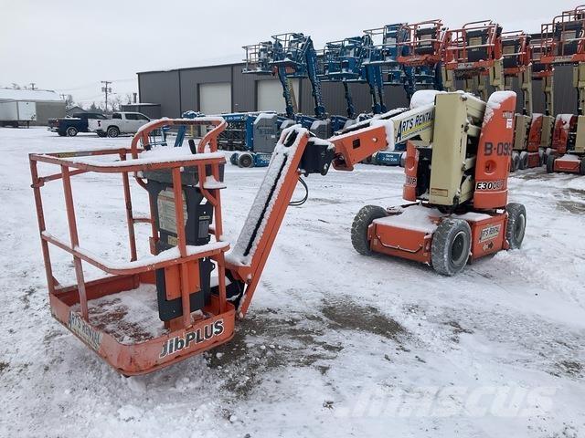 JLG E300AJP Plataformas con brazo de elevación manual