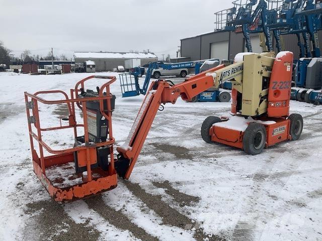 JLG E300AJP Plataformas con brazo de elevación manual