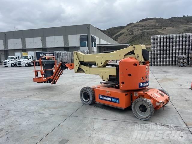 JLG E400AJPN Plataformas con brazo de elevación manual