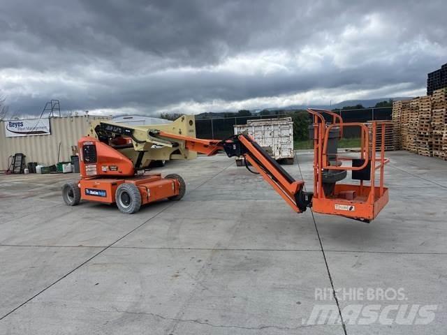 JLG E400AJPN Plataformas con brazo de elevación manual