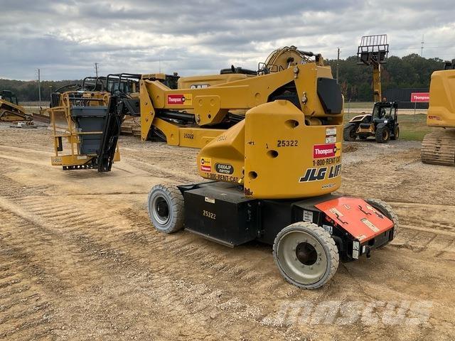 JLG E400AJPN Plataformas con brazo de elevación manual