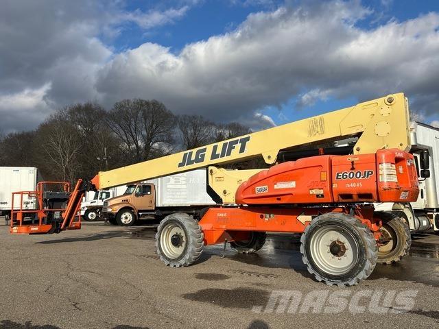 JLG E600JP Plataformas con brazo de elevación manual