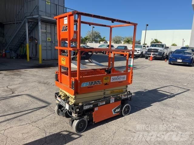 JLG ES1330L Plataformas tijera