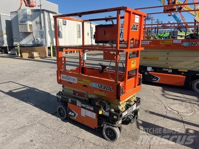 JLG ES1330L Plataformas tijera