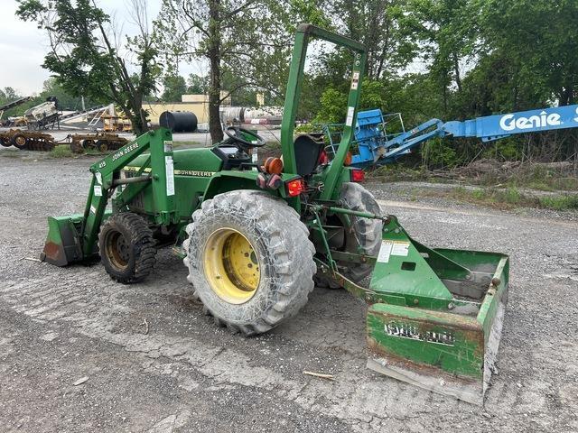 John Deere  Tractores compactos