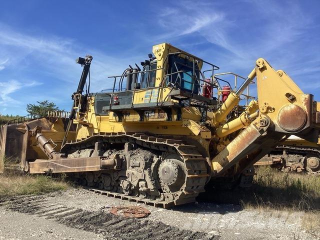Komatsu D475A Buldozer sobre oruga