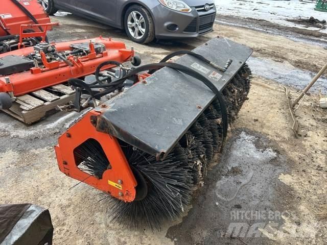 Kubota BX2814A Cepillos