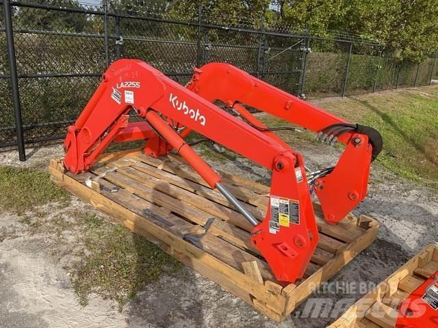 Kubota LA2255 Otros