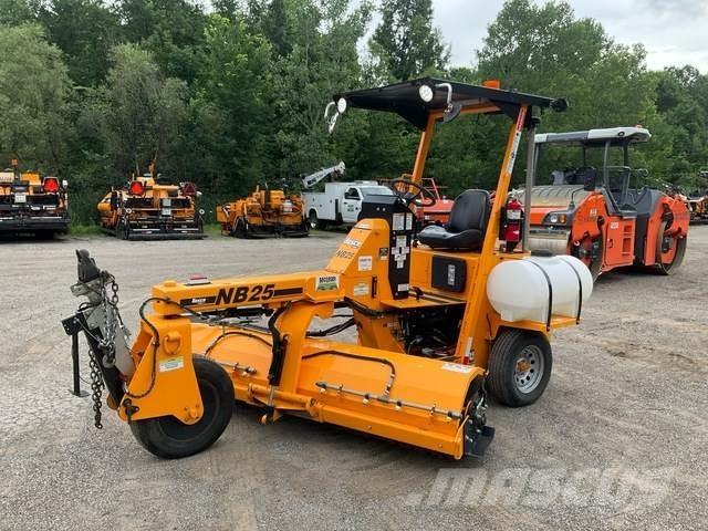 LeeBoy NB25 Barredora de interior