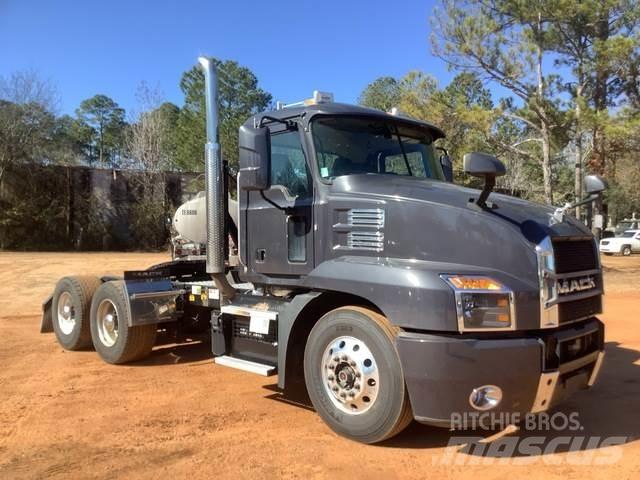 Mack AN64T Camiones tractor