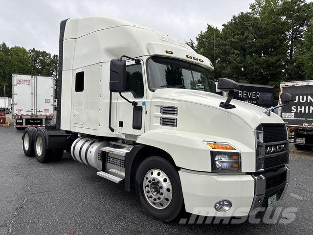 Mack AN64T Camiones tractor