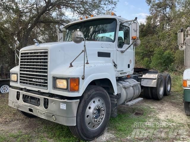 Mack CHU613 Camiones tractor