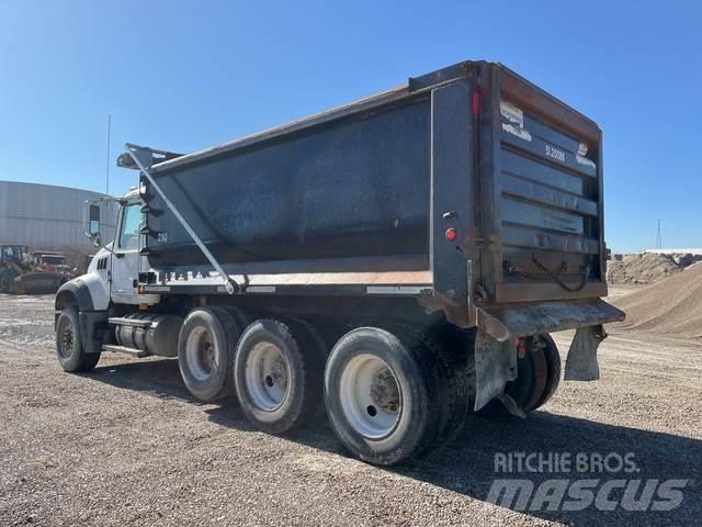 Mack CTP713 Bañeras basculantes usadas