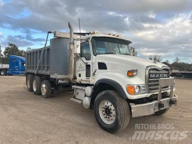 Mack CV Bañeras basculantes usadas