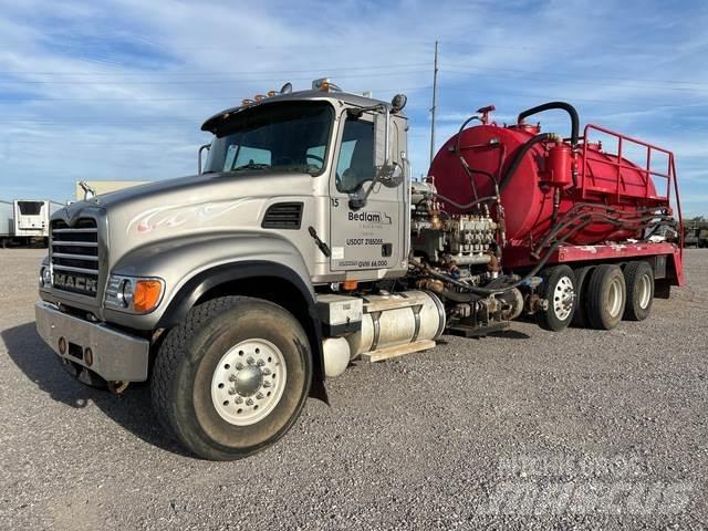 Mack CV713 Otros