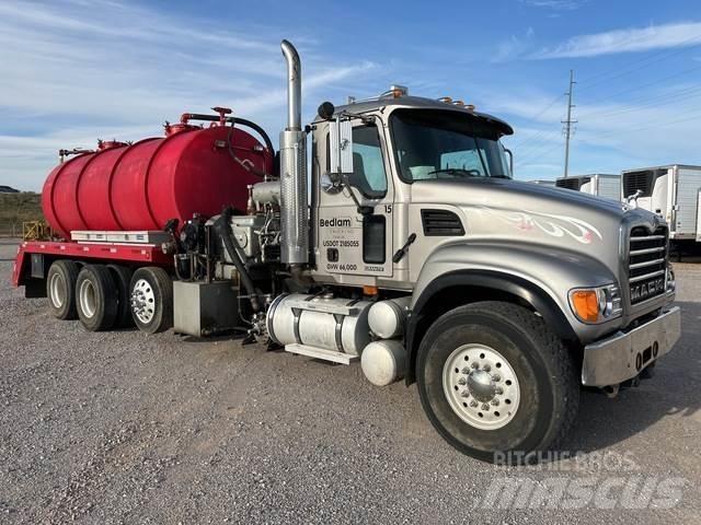 Mack CV713 Otros