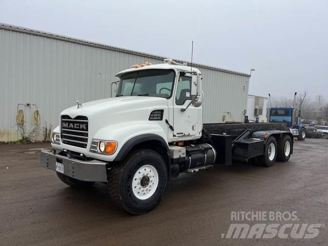 Mack CV713 Camiones portacubetas