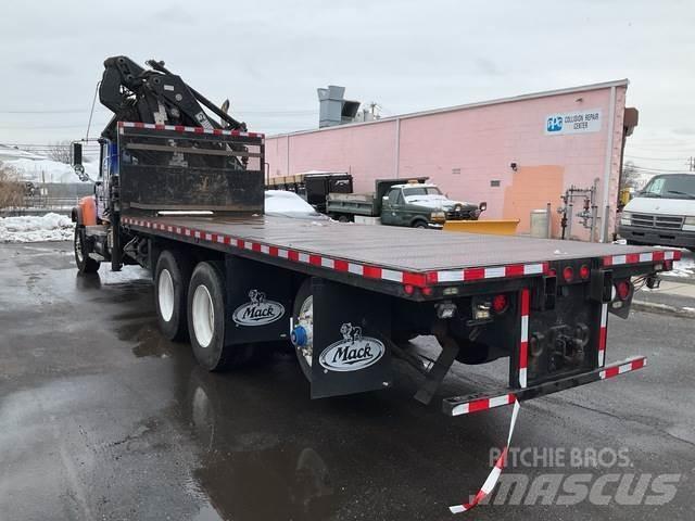 Mack CV713 Otros camiones