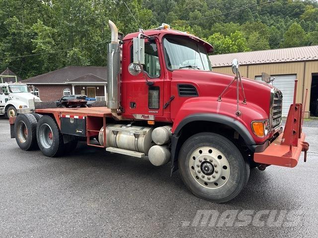 Mack CV713 Camiones tractor