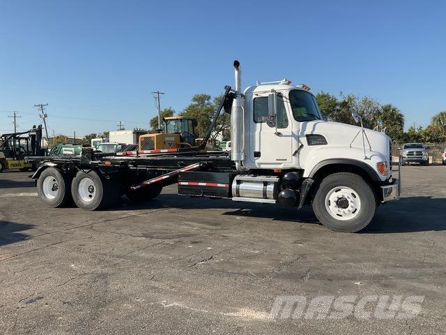 Mack CV713 Camiones portacubetas