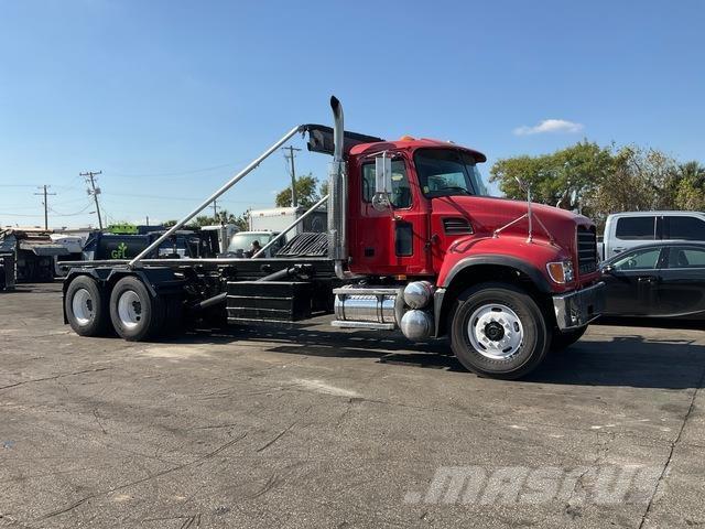 Mack CV713 Camiones portacubetas