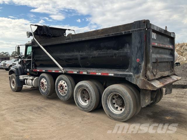 Mack CV713 Bañeras basculantes usadas