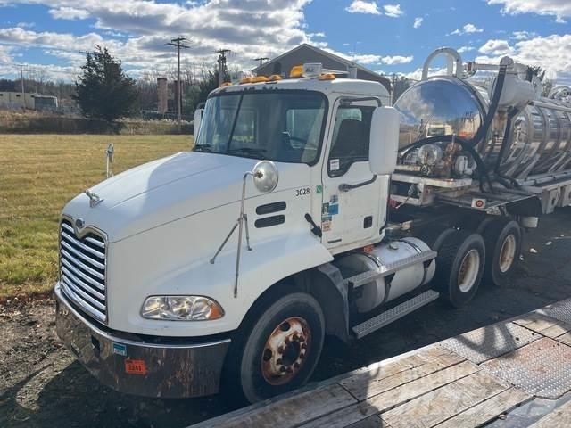 Mack CX613 Camiones tractor