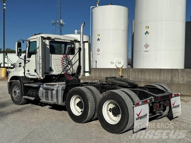 Mack CXU613 Camiones tractor