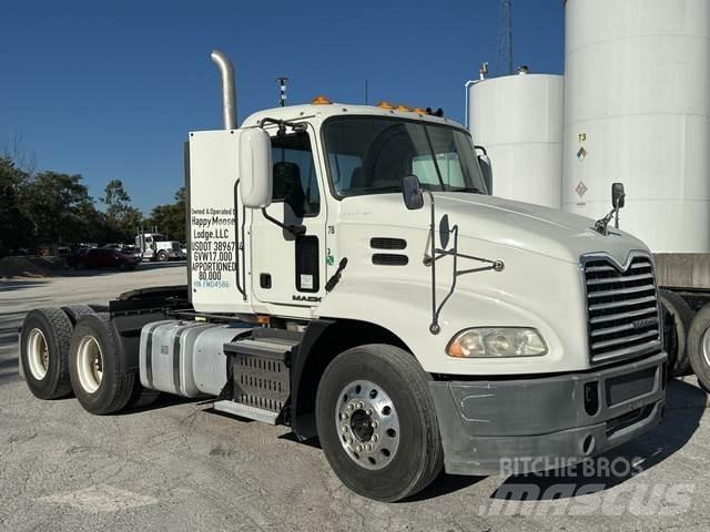 Mack CXU613 Camiones tractor