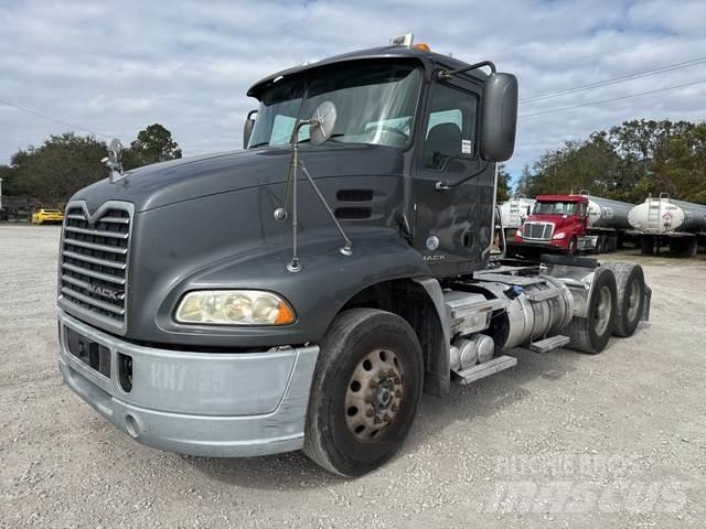 Mack CXU613 Camiones tractor