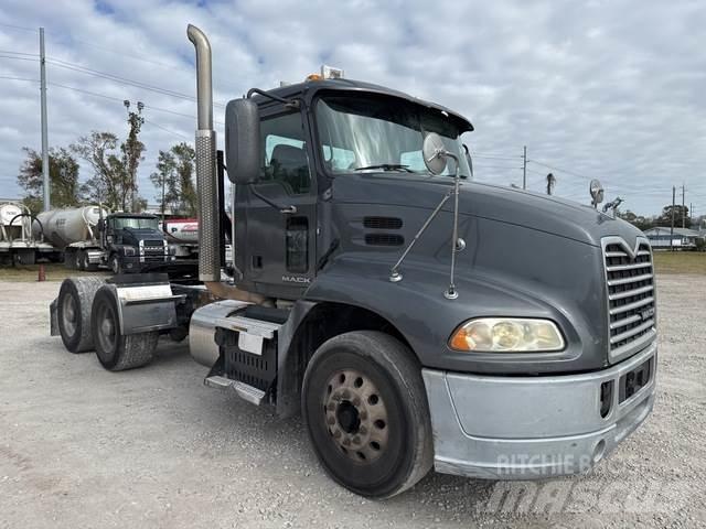 Mack CXU613 Camiones tractor