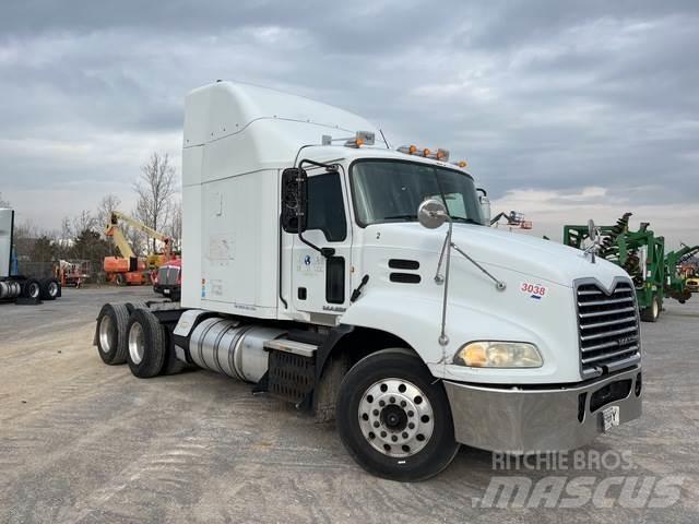 Mack CXU613 Camiones tractor