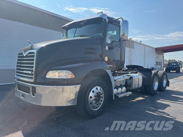 Mack CXU613 Camiones tractor