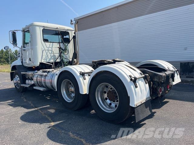 Mack CXU613 Camiones tractor