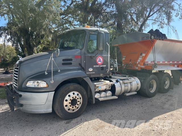 Mack CXU613 Camiones tractor