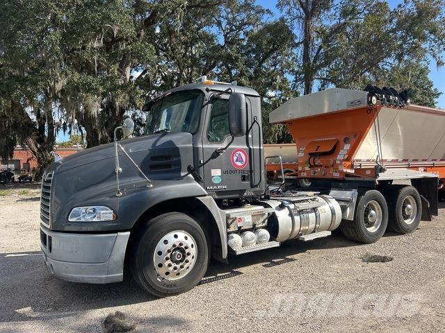 Mack CXU613 Camiones tractor