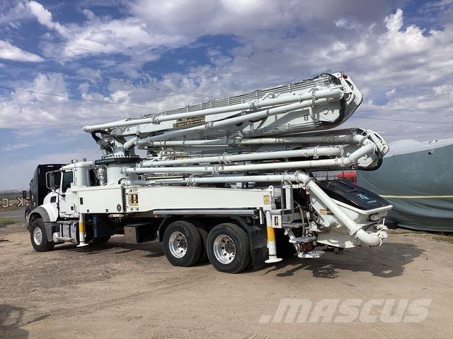 Mack GR64F Bombas de concreto