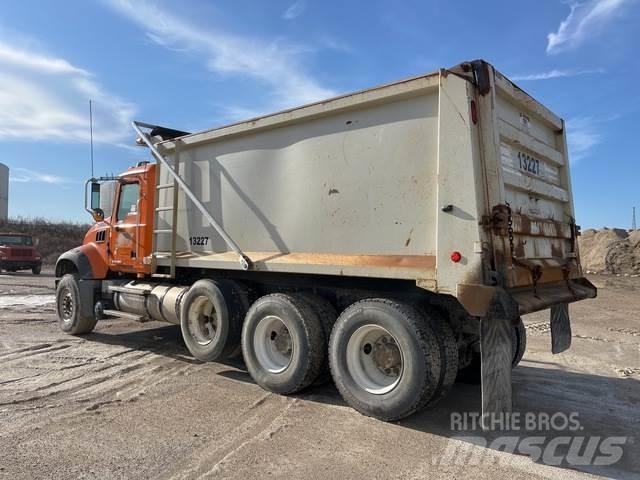 Mack GU713 Bañeras basculantes usadas