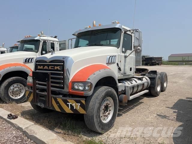 Mack GU713 Camiones tractor